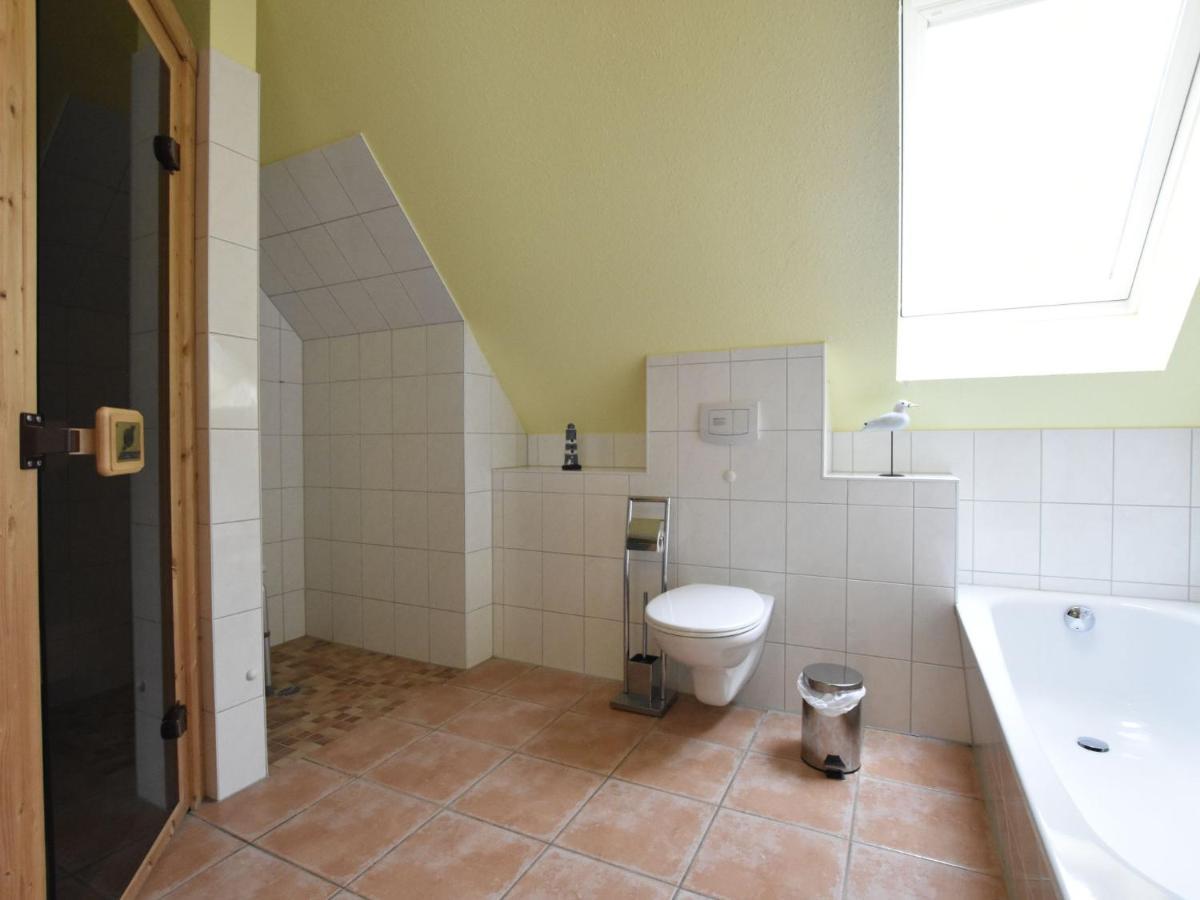 5-Bedroom Holiday Home In Zierow With Garden Exterior foto